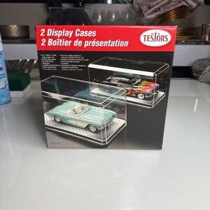 Testors 2 Clear Plastic Display Cases for 1/24 or 1/25 Scale 110 75611011004